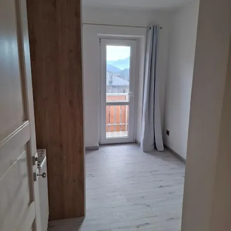 Apartment New Pelos